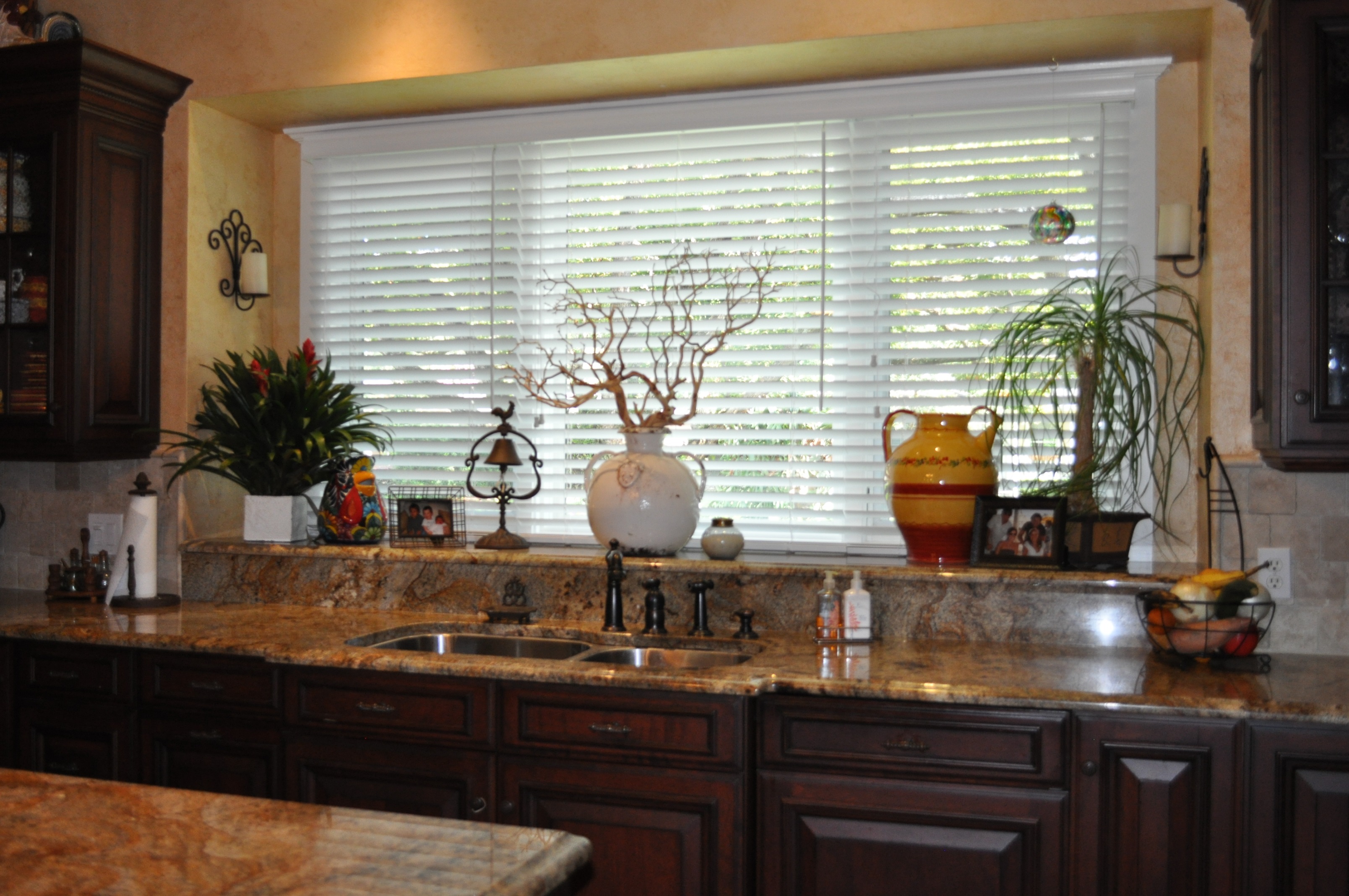 plantation shutters Howey in the Hills, window blinds, roller shades